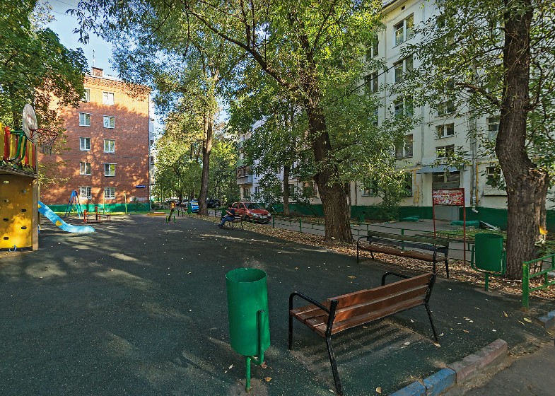 Двор по улице Пулковская Двор по улице Пулковская