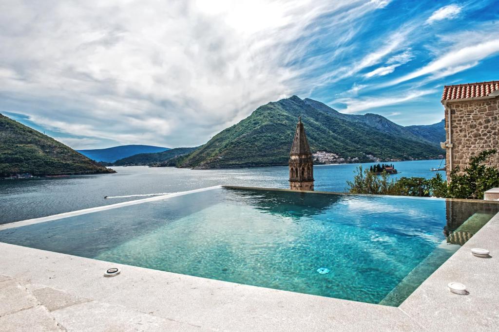 Отель Monte Bay Retreat в Перасте