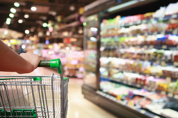 где купить продукты в воскресенье в берлине