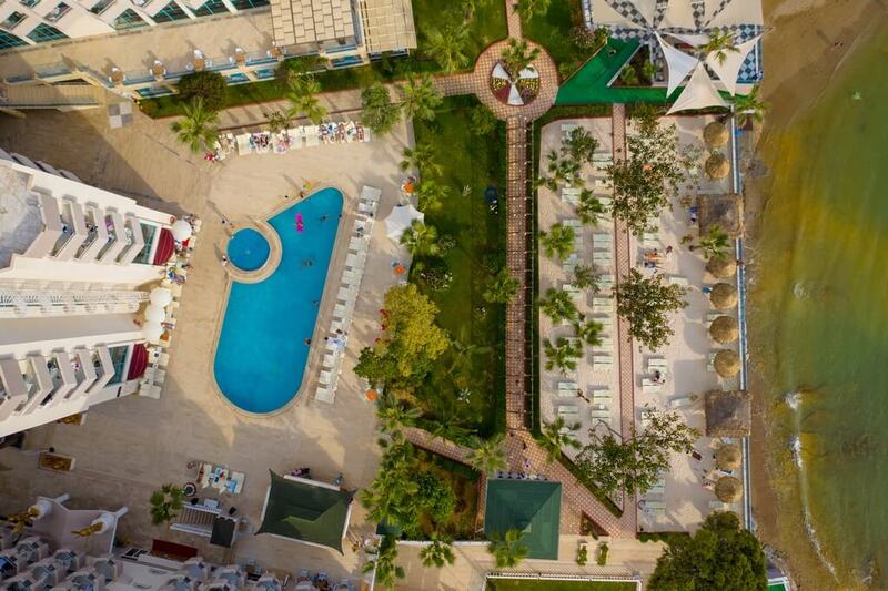 территория отеля Grand Sunlife Hotel 4*