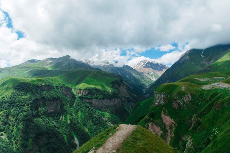 Гора Казбек фото летом