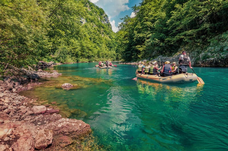 Сплав по Тарскому ущелью фото Андрей Майовский / Shutterstock